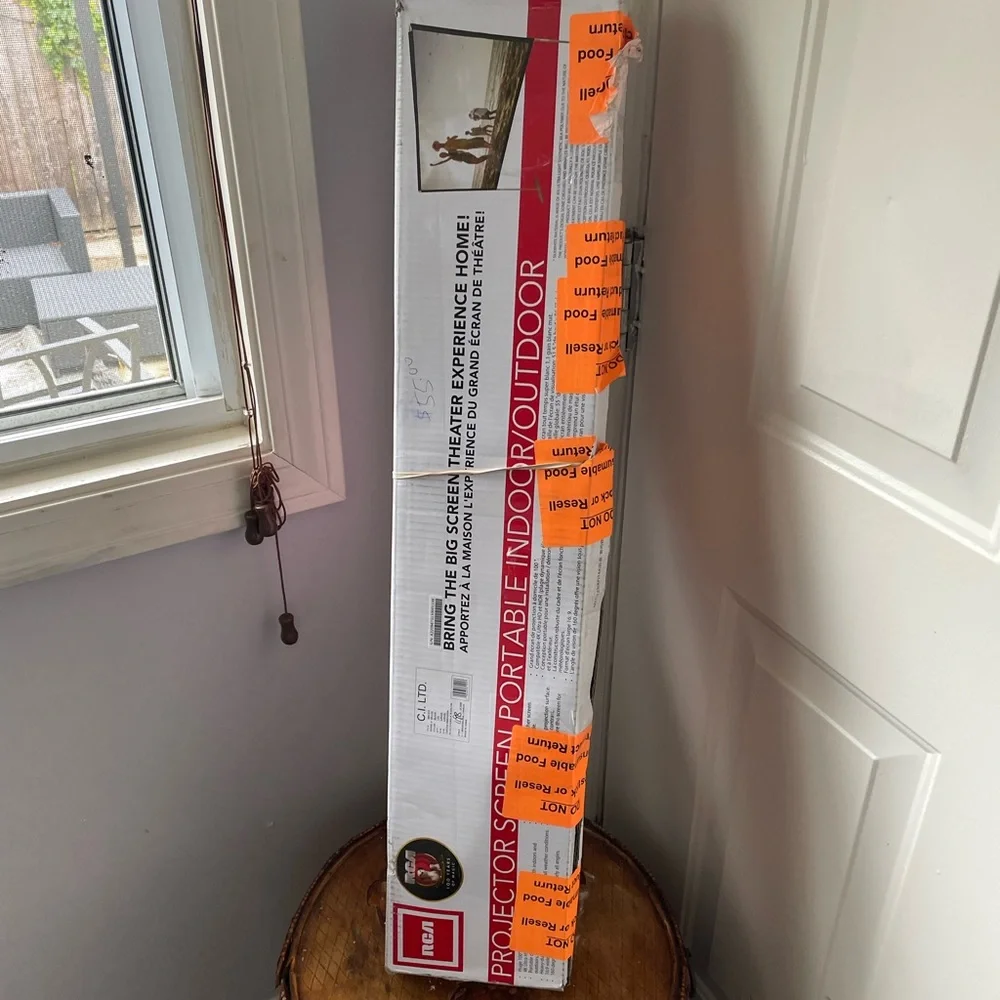 Projector - Picture 3 of 3